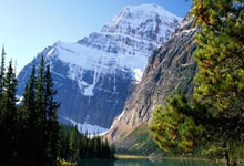 [NBA]詹姆斯强行突破 急停后仰打板命中.